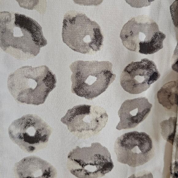 Stylish Sleeveless Women's Top Animal Print Neutral Sheer Dainty Feminine Blouse - Picture 6 of 13